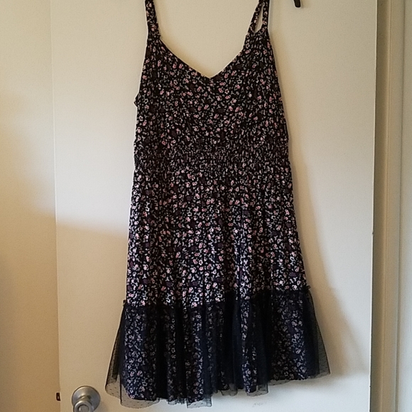 Black dress with flowers, lace at bottom - Picture 1 of 3